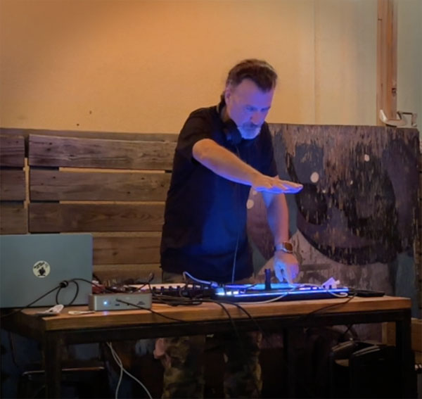 Audima Labs Sway In A Live Performance