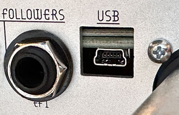 Finegear Modmix Mixer Review - Close Up Of Ugly USB Port