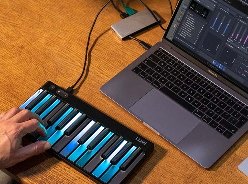 Roli Lumi Keys with Apple MacBook Pro