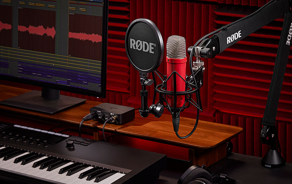 Rode NT1 Signature Series-Condenser Microphone in Red